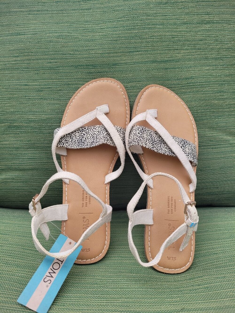 NWT Toms Lexie women's Leopard Print Strap Sandals  Sz 9 Comfort Flat